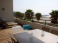La terrasse
Quel bonheur de prendre un petit djeuner au lever du soleil ou un djeuner compos des poissons frais achets au march