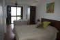 La chambre principale
Compose d'un grand lit et d'une baignoire balno, vous apprcierez vous reposer en admirant la mer de votre lit ou dans votre bain bouillonnant<br />
 